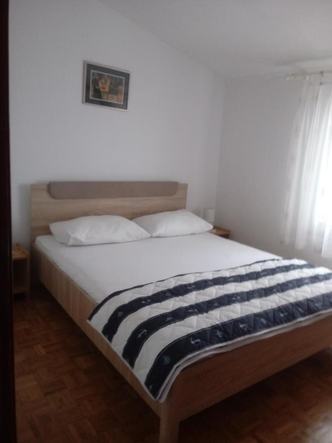 Apartmani Dokoza Vir Exterior photo