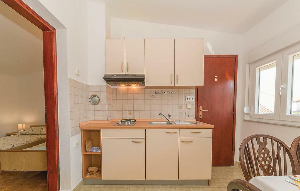 Apartmani Dokoza Vir Exterior photo