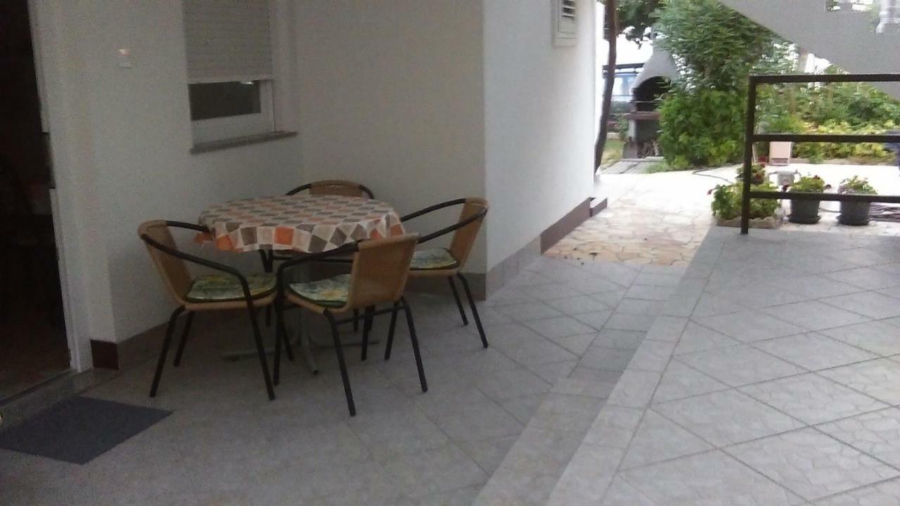Apartmani Dokoza Vir Exterior photo