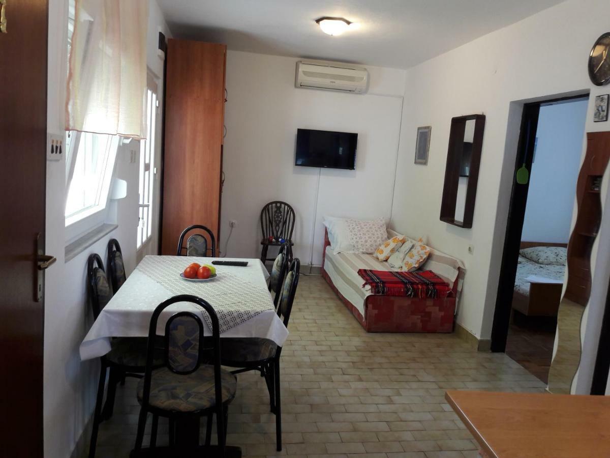 Apartmani Dokoza Vir Exterior photo